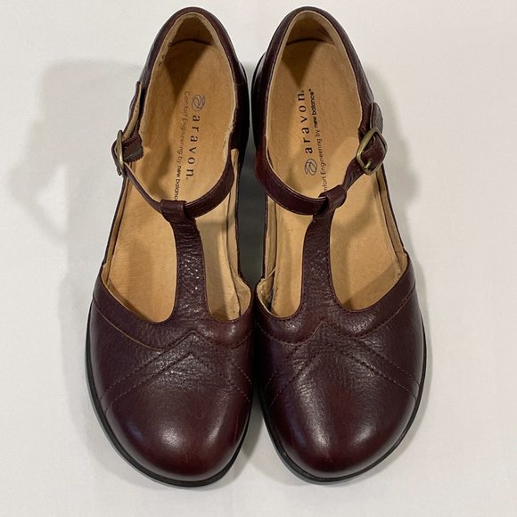 ARAVON "Maura" T-Strap Genuine Leather Pump, Wine - 6.5 B - Picture 2 of 12